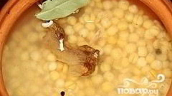 гороховая каша в горшочке