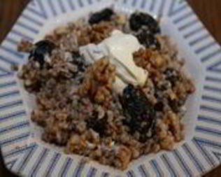 Гречка с черносливом и грецкими орехами