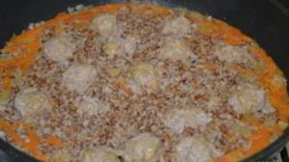 гречка с фрикадельками