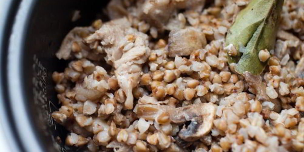 Рецепт гречки с курицей и грибами