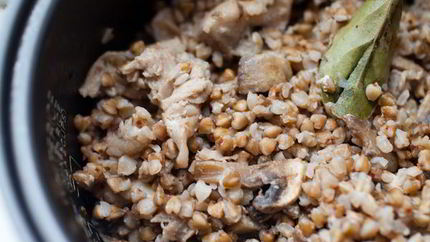 Гречка с курицей и грибами