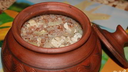 Гречка с курицей в горшочках