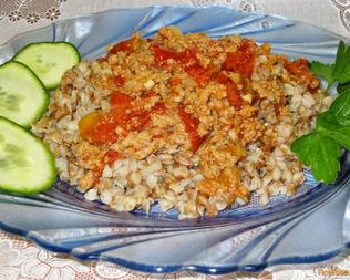 Гречка с соусом болоньезе