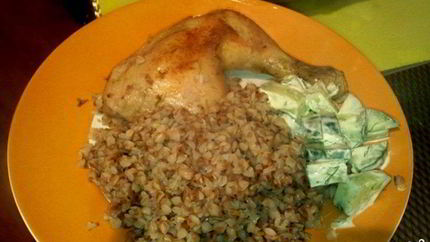 Гречка, тушенная с курицей