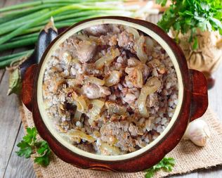 Гречка в горшочках с печенью