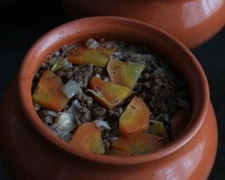 Гречневая каша с фаршем в горшочках