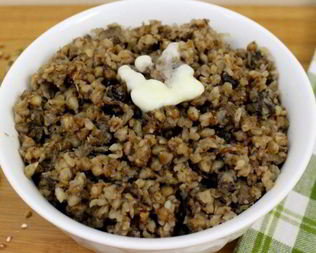 Гречневая каша с грибами и луком