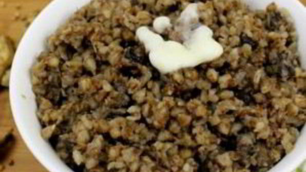 гречневая каша с грибами и луком