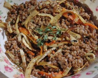 Гречневая каша с запеченными овощами