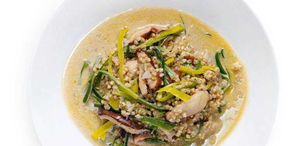 Рецепт зеленой гречки с грибами и пореем