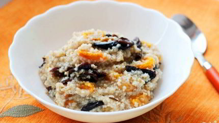 Каша с орехами и сухофруктами