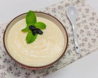 Каша кукурузная с черносливом