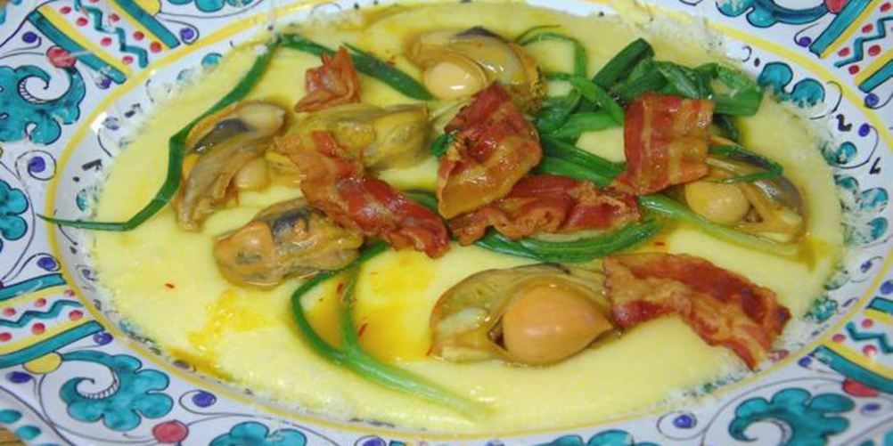 Рецепт поленты с мидиями и беконом