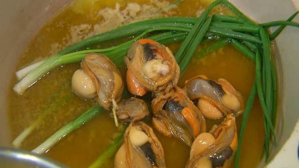 полента с мидиями и беконом