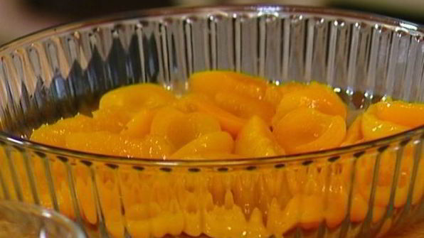 хрустящая овсянка с йогуртом, персиками и абрикосами