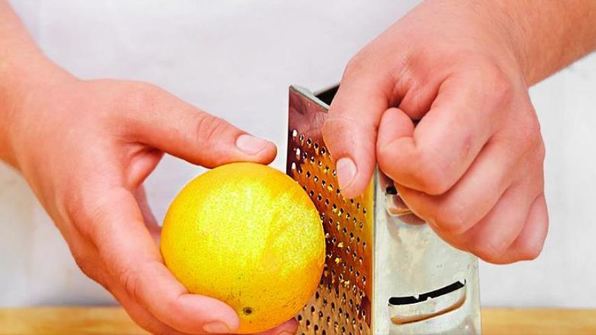 овсяная каша с изюмом и персиками