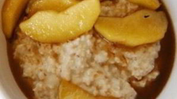 овсяная каша с жареными яблоками