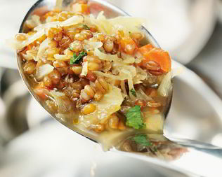 Пшеничная каша с капустой и морковью