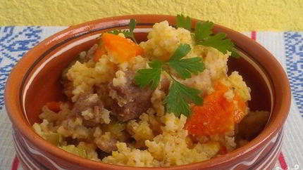 Пшеничная каша с соевым мясом и овощами