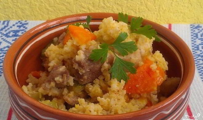 Пшеничная каша с соевым мясом и овощами