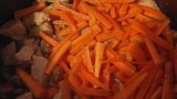 пшеничная каша с соевым мясом и овощами