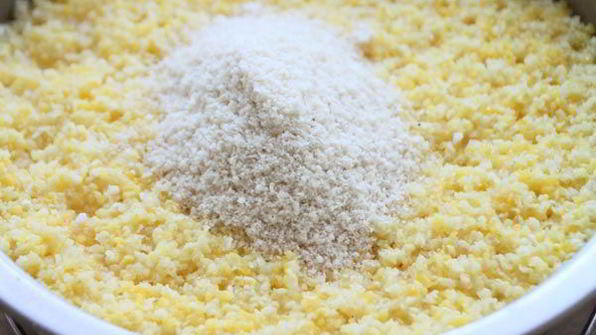 кукурузно-пшенная каша с кунжутом