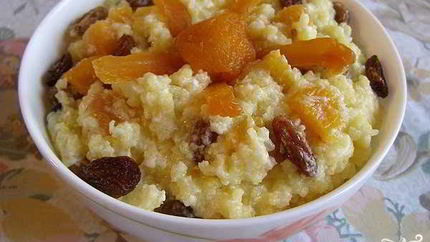 Пшенная каша с изюмом и курагой