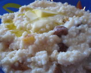 Пшенная каша с курагой и орехами