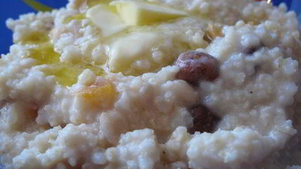 Пшенная каша с курагой и орехами