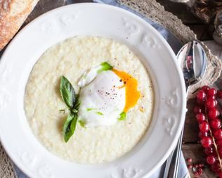 Пшенная каша с яйцом пашот