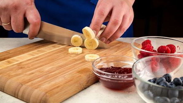 рисовая каша с джемом и фруктами