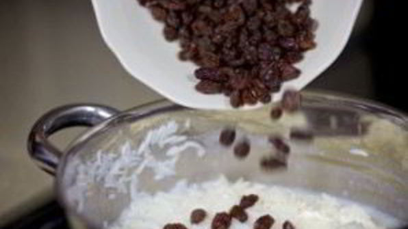 рисовая каша с изюмом