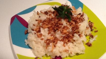 Рисовая каша с кокосовой стружкой