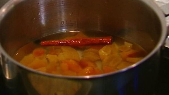 рисовая каша с корицей, медом и сухофруктами