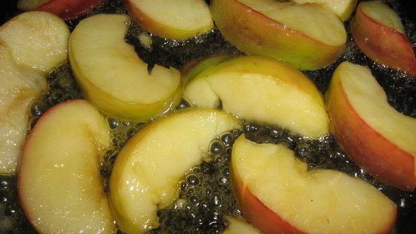 сливочная рисовая каша с яблоками