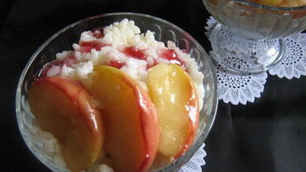 сливочная рисовая каша с яблоками