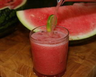 Арбузный коктейль с лаймом и имбирем