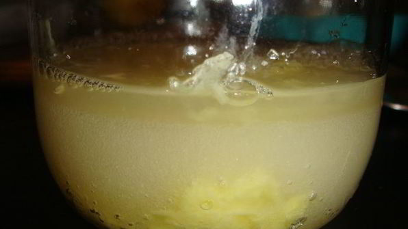 безалкогольный имбирный эль