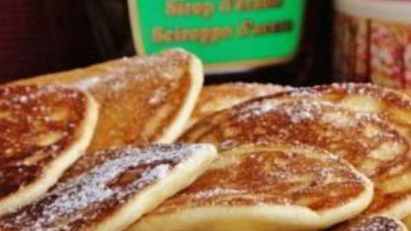 блинчики с кленовым сиропом