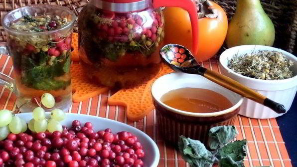 бруснично-ромашковый чай с мятой