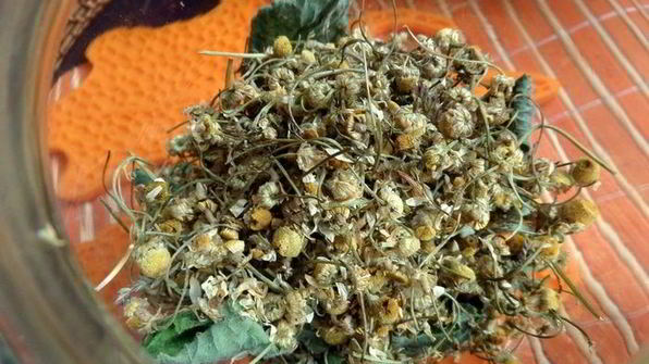 бруснично-ромашковый чай с мятой