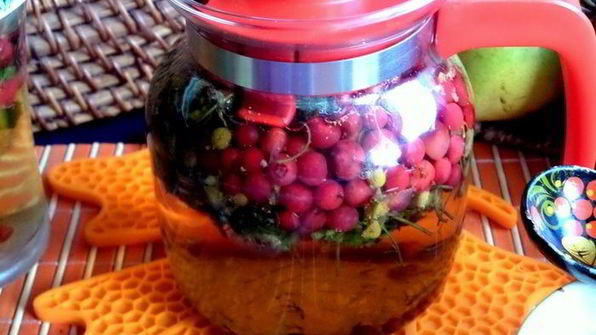 бруснично-ромашковый чай с мятой