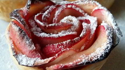 Чайные розочки в слоеном тесте