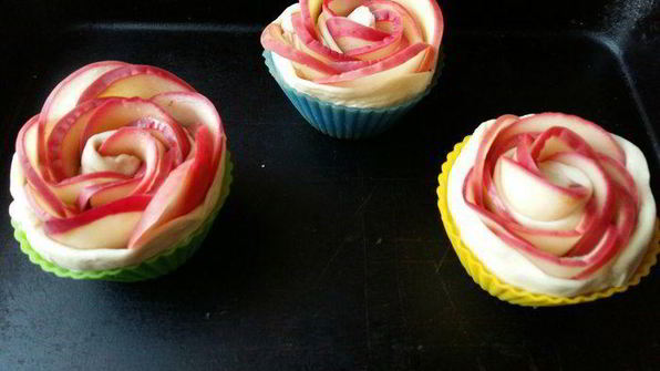 чайные розочки в слоеном тесте