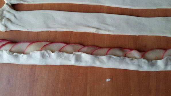 чайные розочки в слоеном тесте