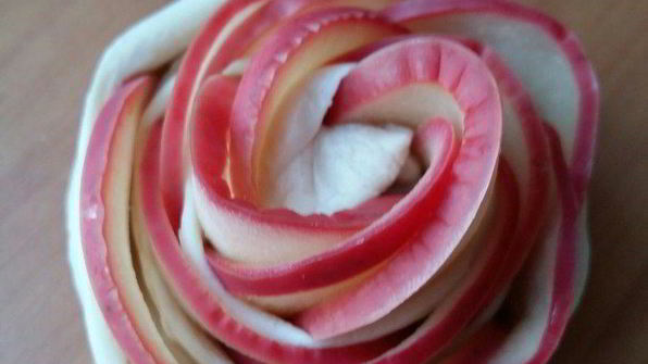 чайные розочки в слоеном тесте