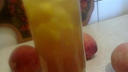 Холодный чай с персиком