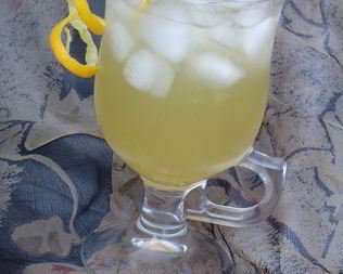 Ледяной чай с апельсинами