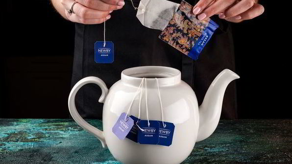 освежающий чай с малиной