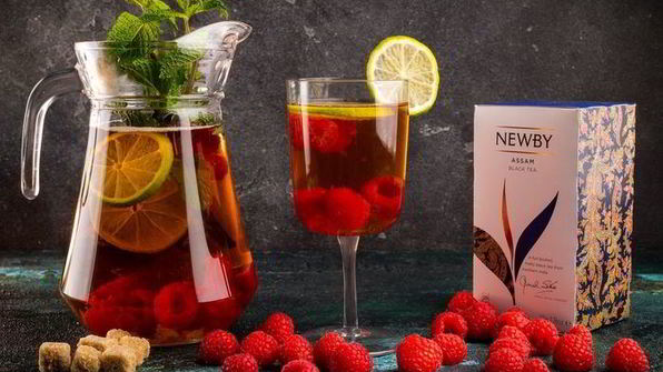 освежающий чай с малиной